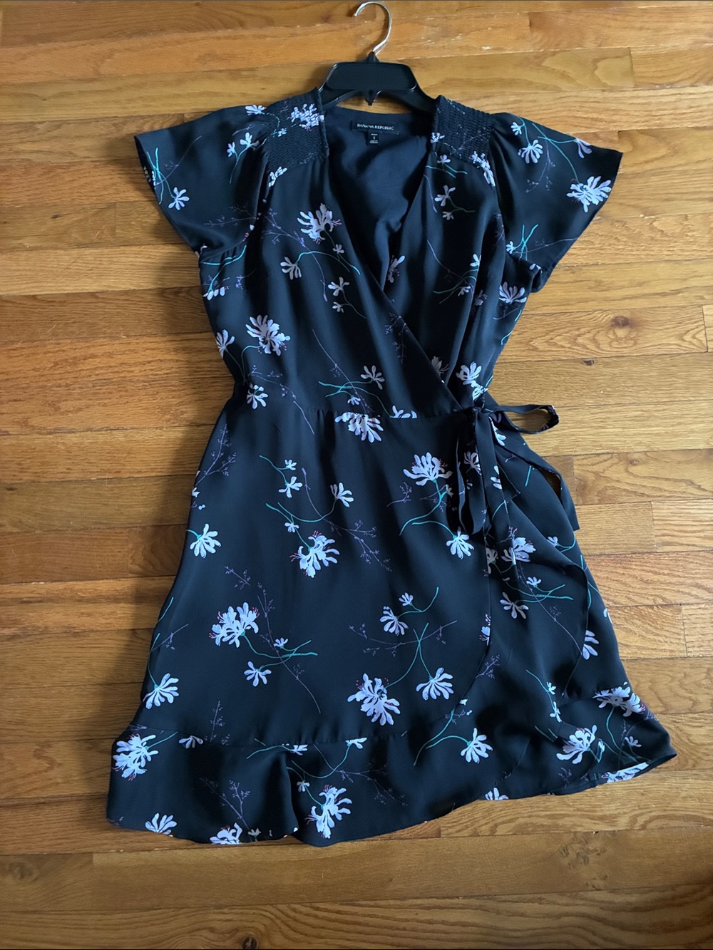 BANANA REPUBLIC WRAP AROUND DRESS